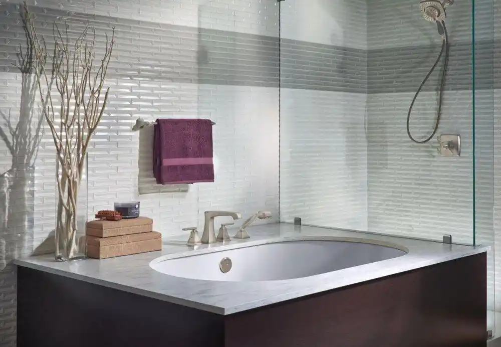 Delta 76418 Ashlyn 18 Towel Bar in Polished Chrome
