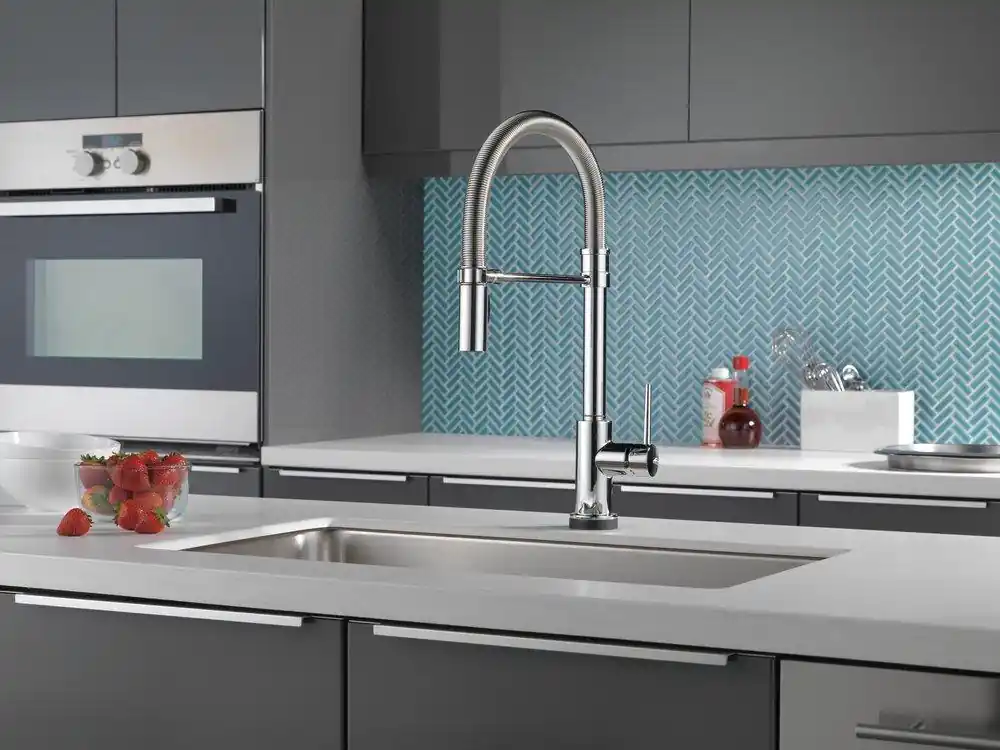 Delta Faucet 9659T-DST Trinsic Single Handle Pull Down Kitchen Faucet with Touch Activation